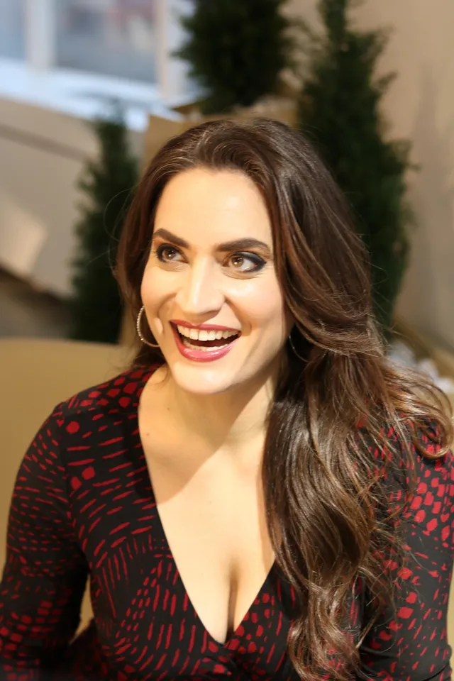 Portrait of mezzo-soprano Nicole Piccolomini