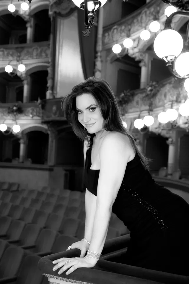Black-and-white portrait of mezzo-soprano Nicole Piccolomini